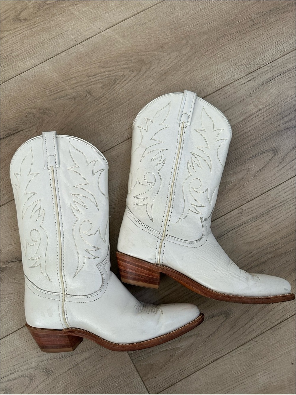 dingo White Leather Western Heeled Cowboy Boots